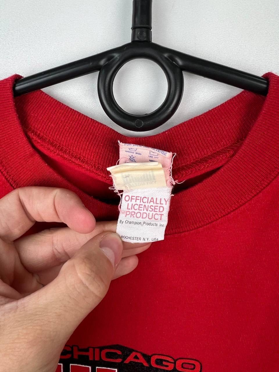 Champion × NBA × Vintage Chicago Bulls Champion 90s NBA vintage kids L man XS Size US XS / EU 42 / 0 - 5 Thumbnail