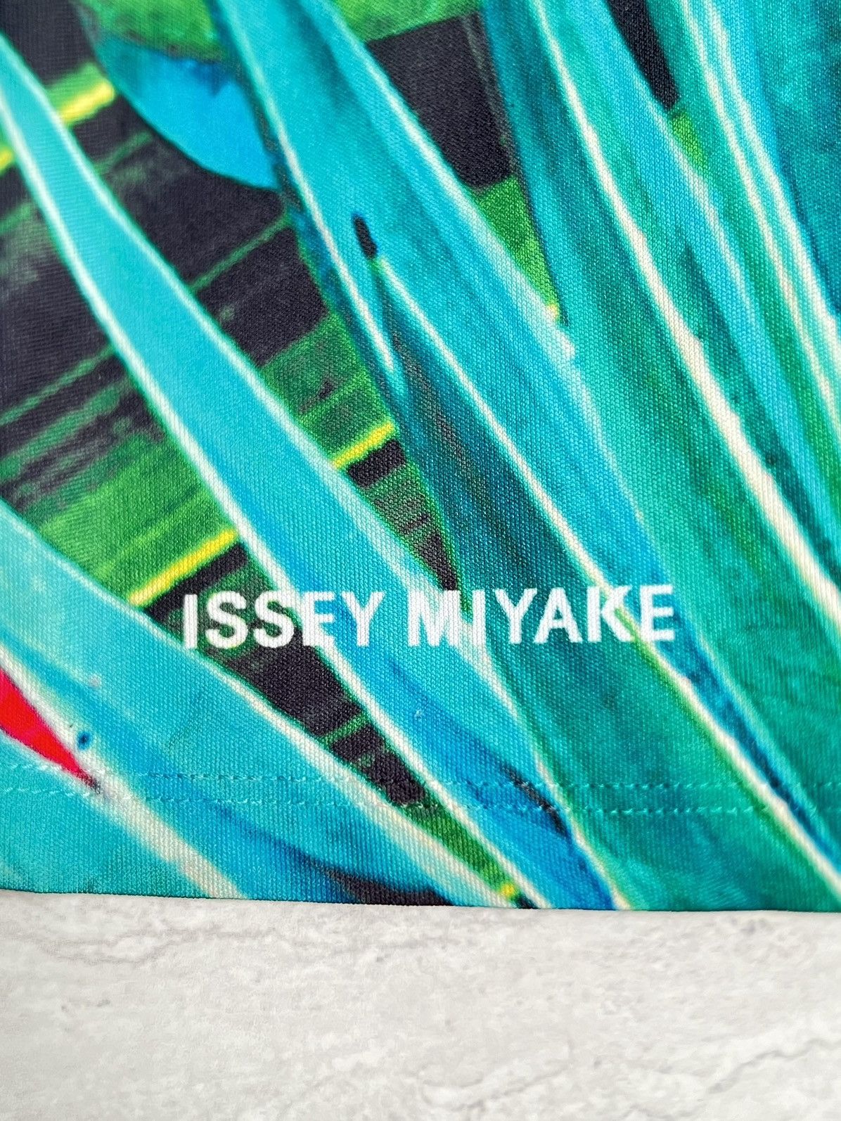 Issey Miyake Issey Miyake Motive Flower Garden T-shirt Size US XS / EU 42 / 0 - 6 Thumbnail