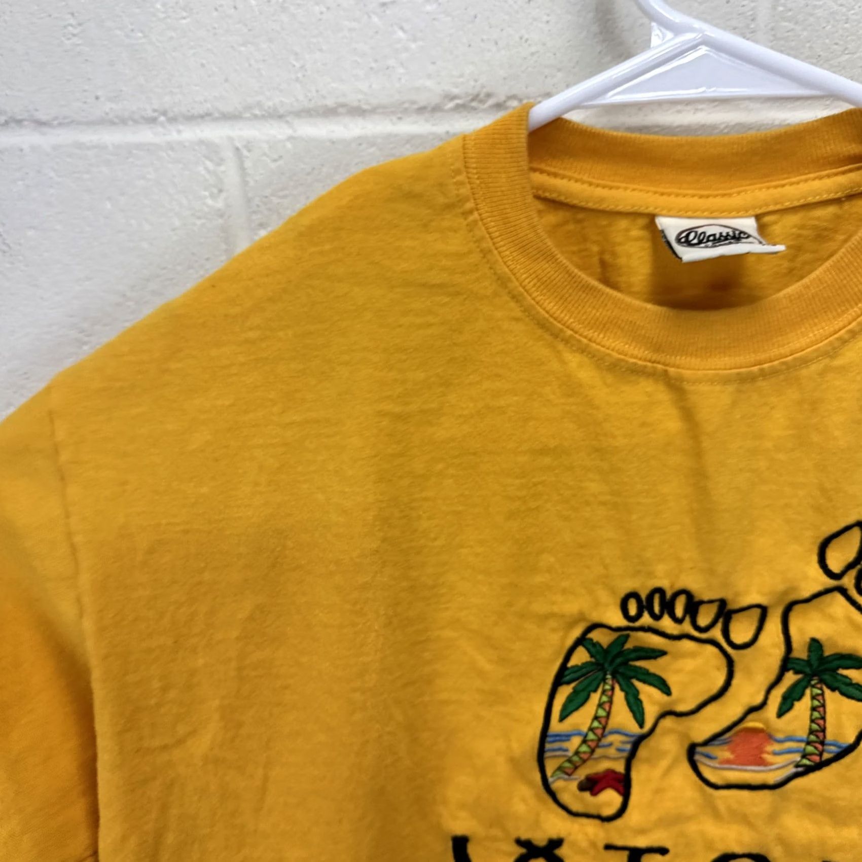 Vintage Vintage Ixtapa Zihuatancja Mexico Embroidered Destination XL Yellow T Shirt Size US XL / EU 56 / 4 - 5 Thumbnail