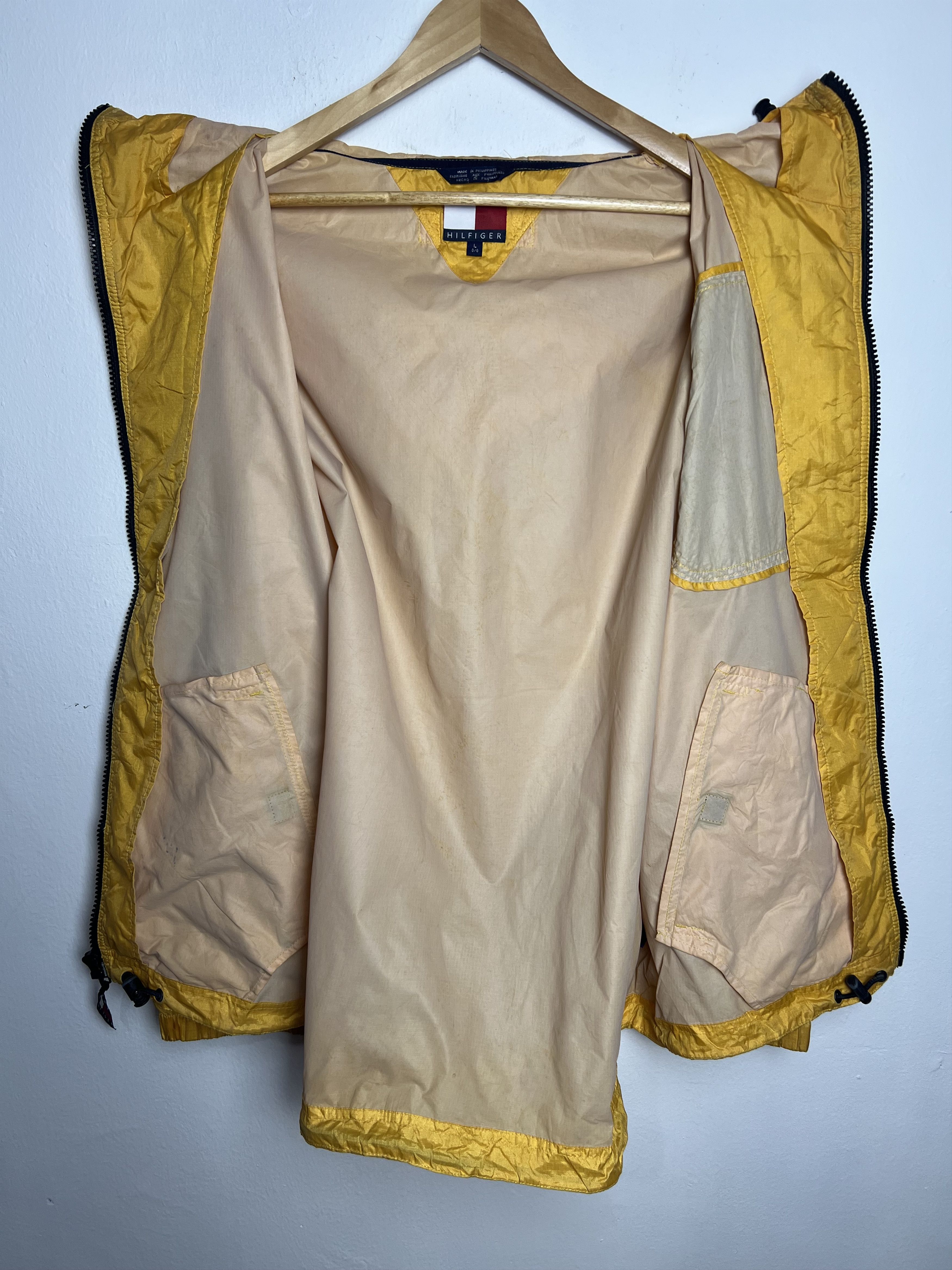 Tommy Hilfiger Vintage Tommy Hilfiger Yellow Windbreaker Jacket Size US L / EU 52-54 / 3 - 11 Thumbnail