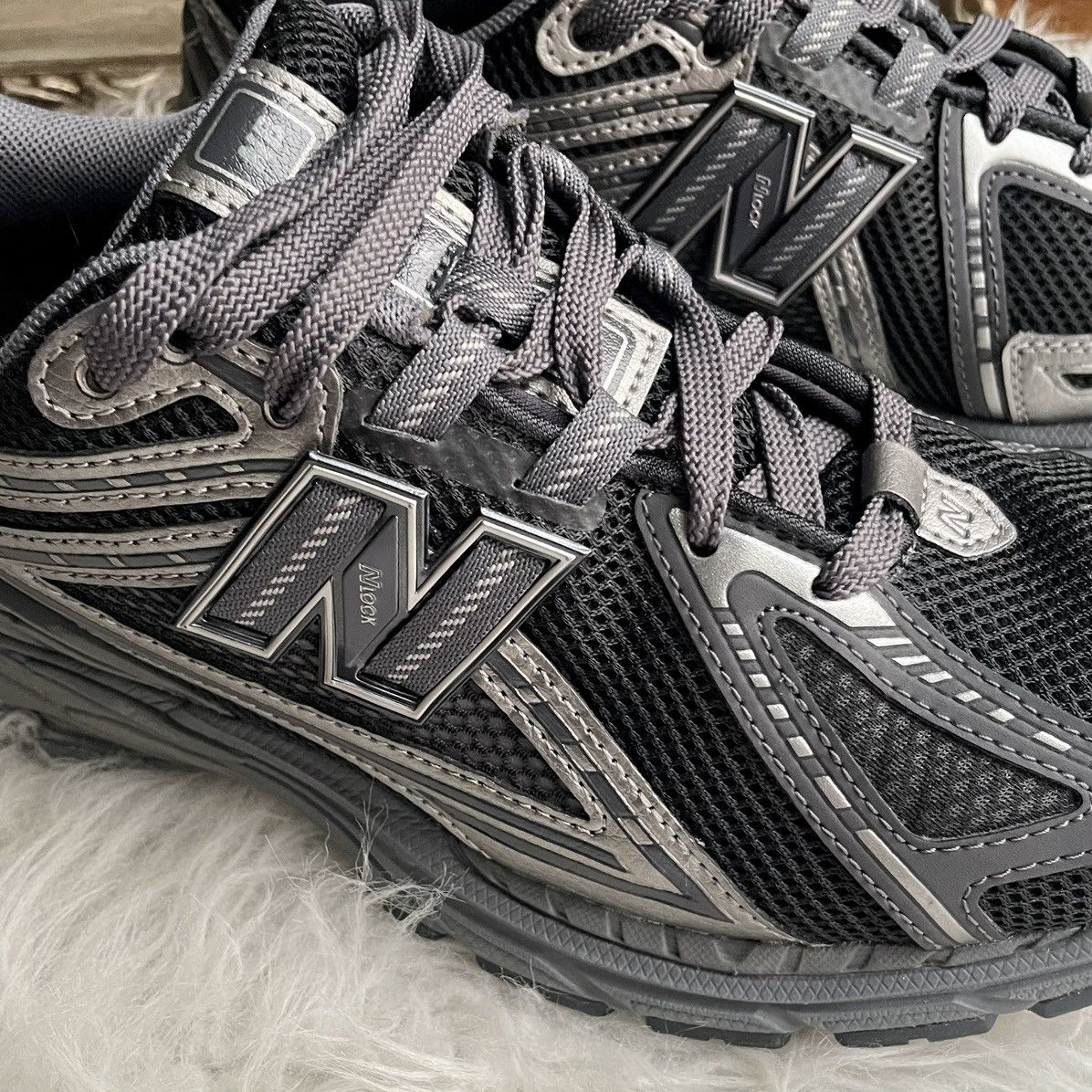 New Balance New Balance 1906R Phantom Dark Grey Metallic Silver Size US 8 / EU 41 - 7 Thumbnail