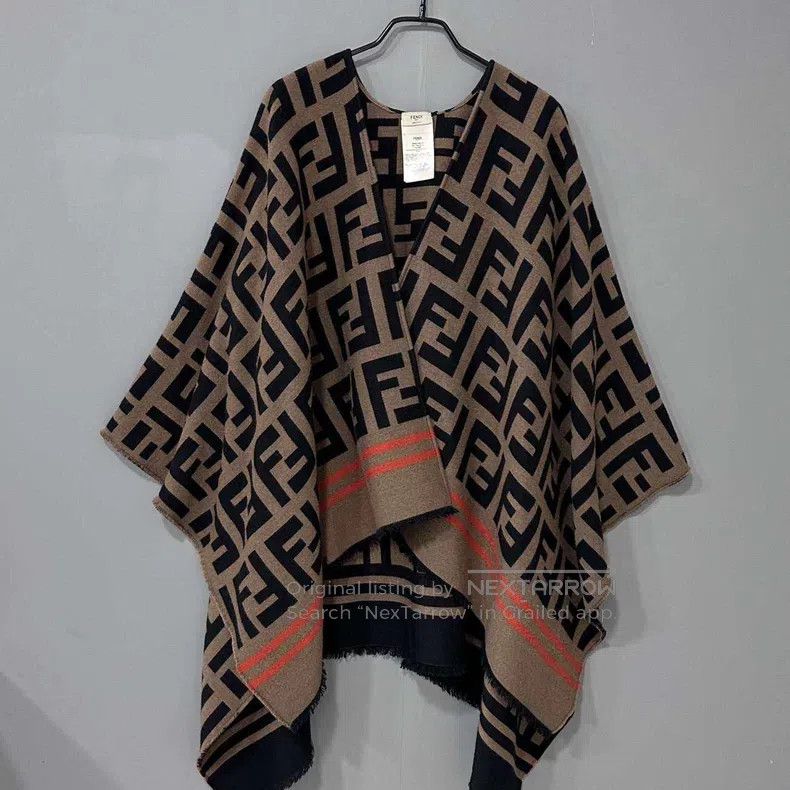 Fendi Fendi Embroidered poncho cloak jacket with floral pattern Size ONE SIZE - 1 Thumbnail