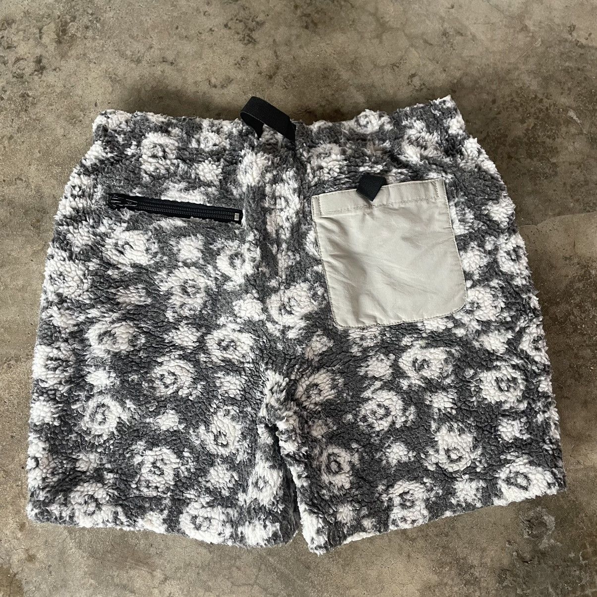 Japanese Brand × go slow caravan 🔥🔥🇯🇵Go Slow Caravan Nice Sherpa Fleece Outdoor Shorts Pants Size US 30 / EU 46 - 2 Thumbnail