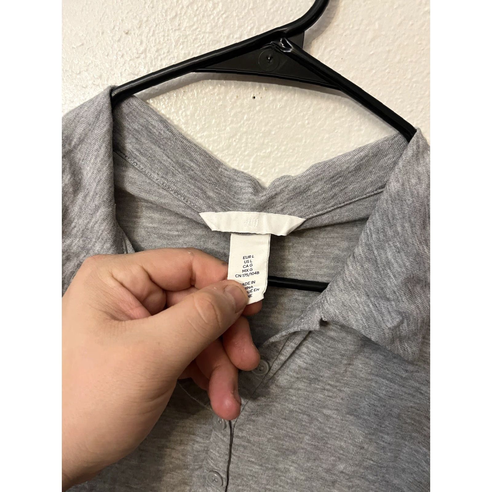 H&M H&M Polo Shirt Womens Gray Knit Short Sleeve Collar Pullover Slim Preppy 90s Y2K Vintage? No. Size L / US 10 / IT 46 - 2 Thumbnail