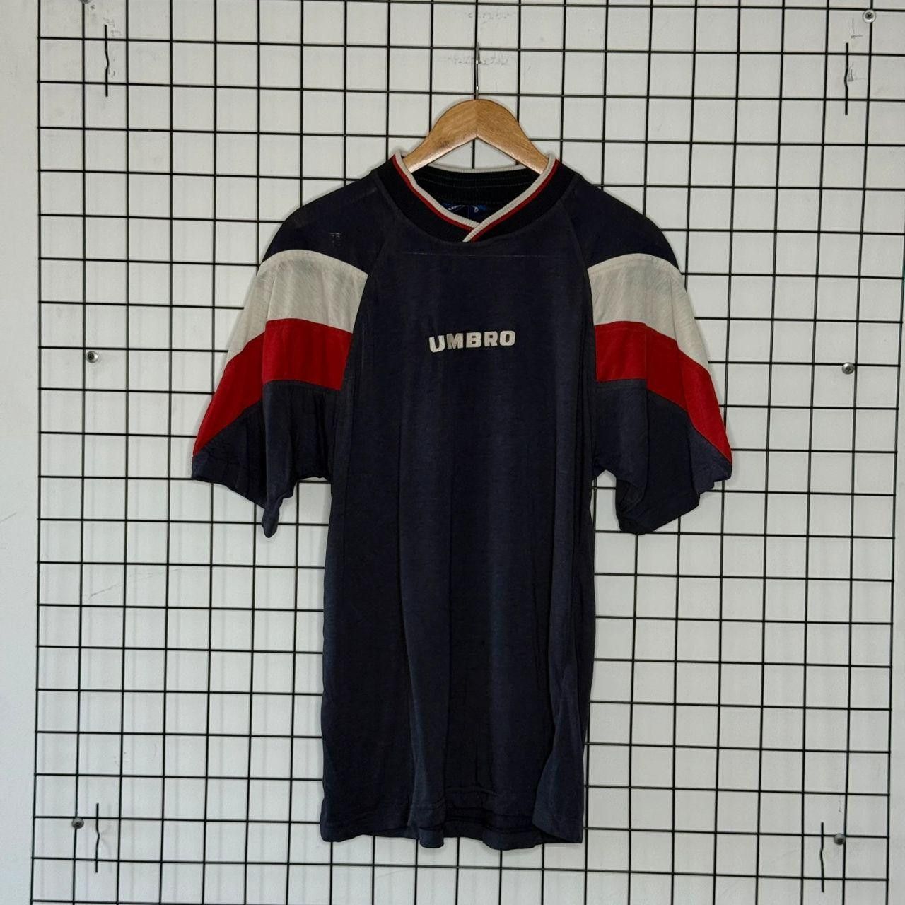 Umbro Umbro T shirt Embroidred Logo Vintage Tee Size US M / EU 48-50 / 2 - 1 Thumbnail