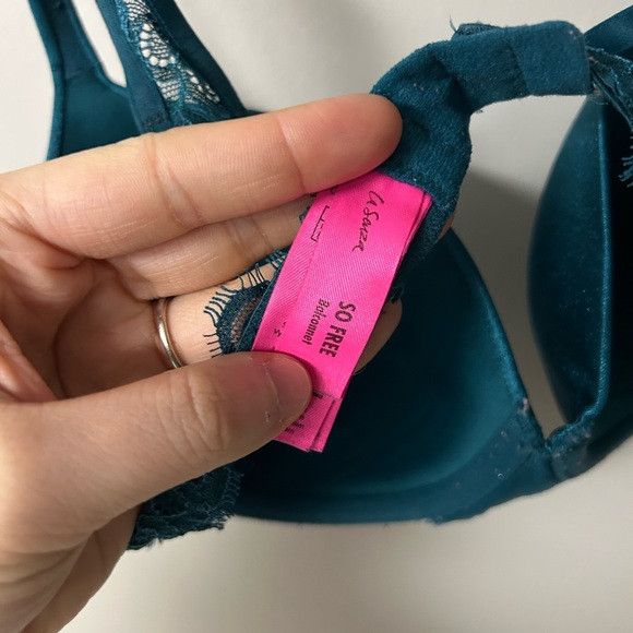 Other La Senza Smooth Push Up Plunge Bra With Lace Wings Size ONE SIZE - 3 Thumbnail