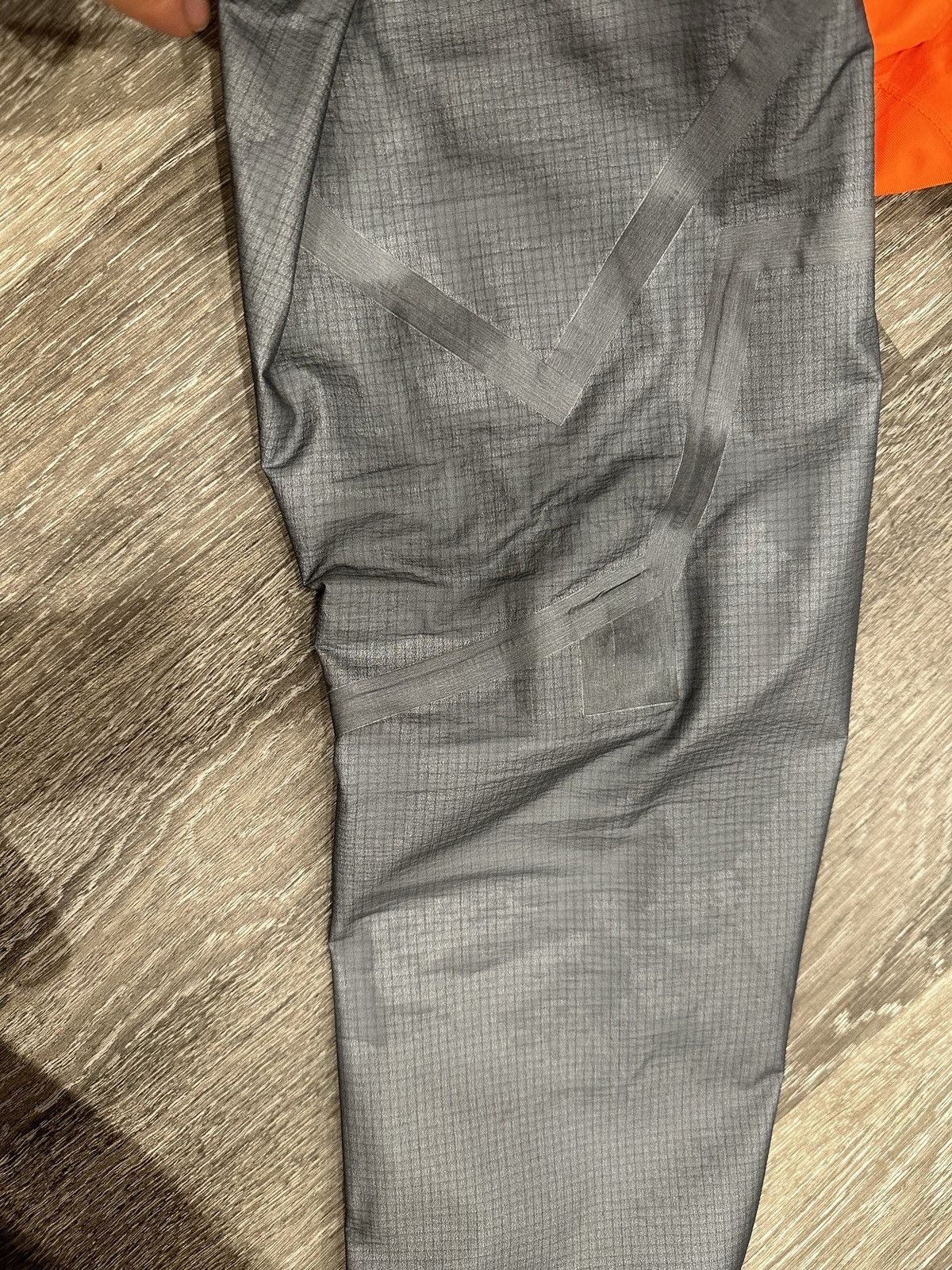 Acronym Acronym J1B-GT Size US L / EU 52-54 / 3 - 7 Thumbnail