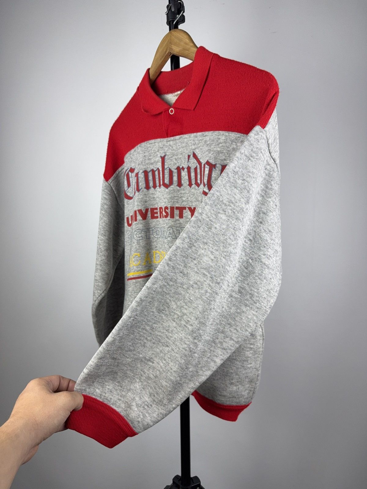 Vintage Vintage 98-99 Cambridge University Academinc year Sweatshirt Size US S / EU 44-46 / 1 - 10 Thumbnail