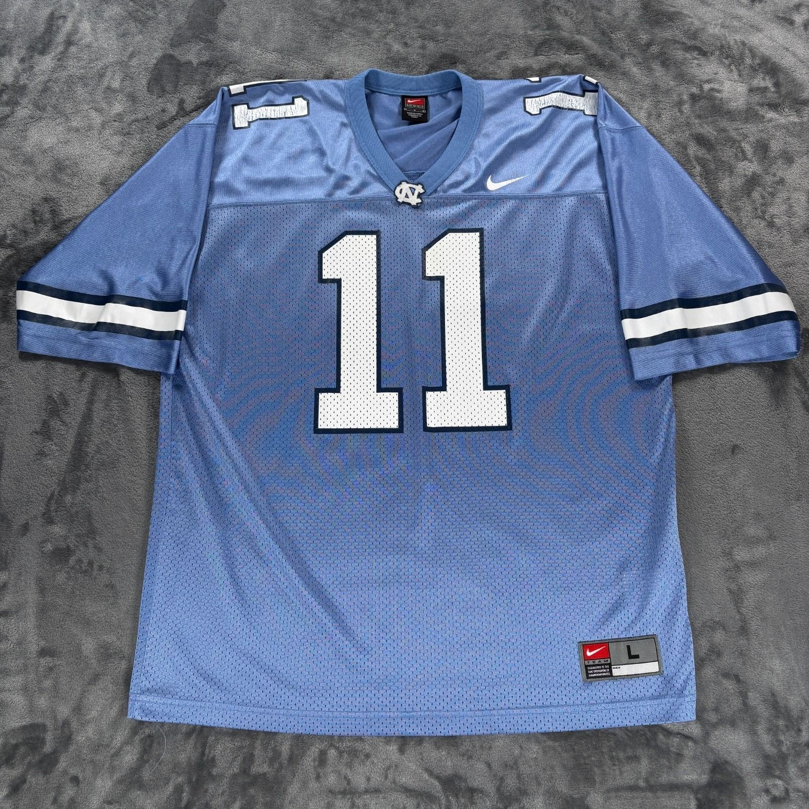 Nike Vintage Y2K Nike Team North Carolina Tar Heels 11 Football J Size US L / EU 52-54 / 3 - 1 Thumbnail
