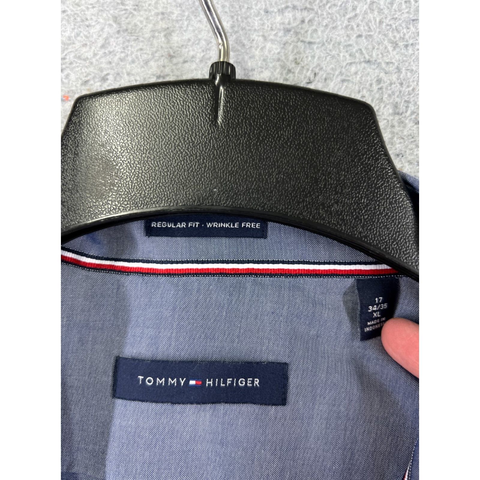 Tommy Hilfiger Tommy Hilfiger Shirt Men 17 Blue Wrinkle Free 34-35 Button Up Regular Fit Pocket Size US XL / EU 56 / 4 - 7 Thumbnail