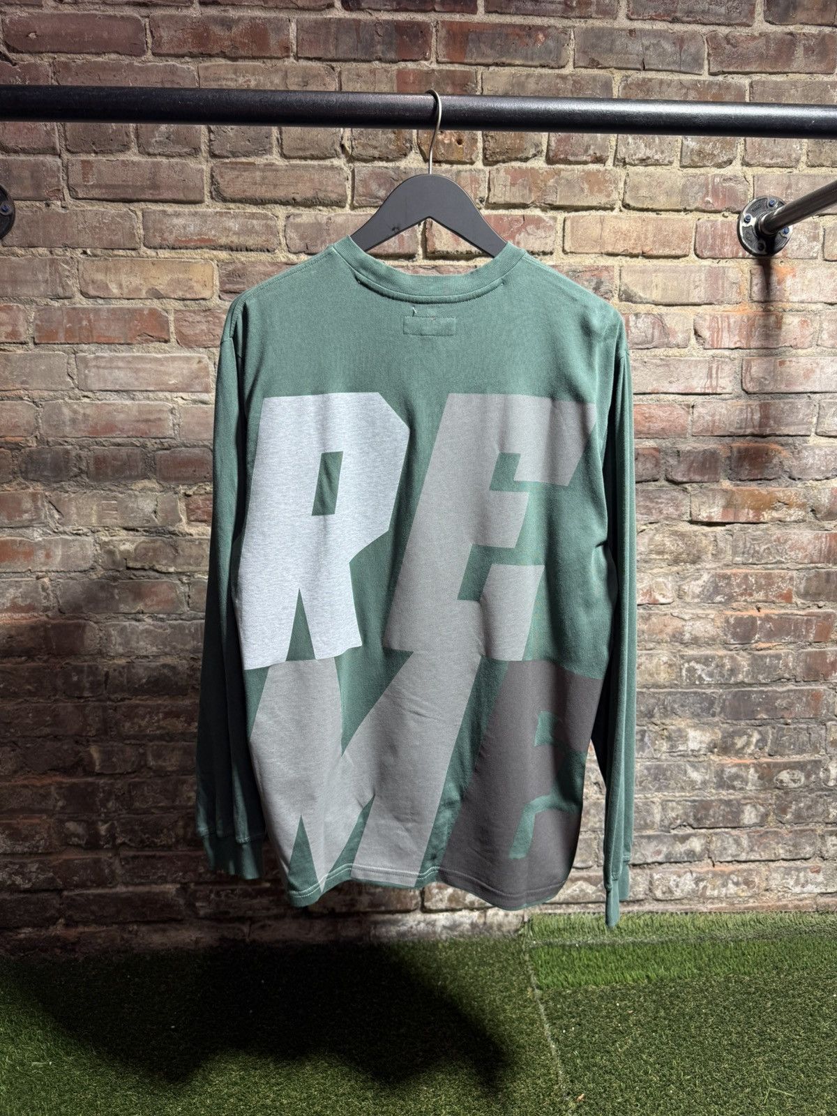 Supreme Supreme Reflective Logo L/S Sz. S Size US S / EU 44-46 / 1 - 2 Thumbnail