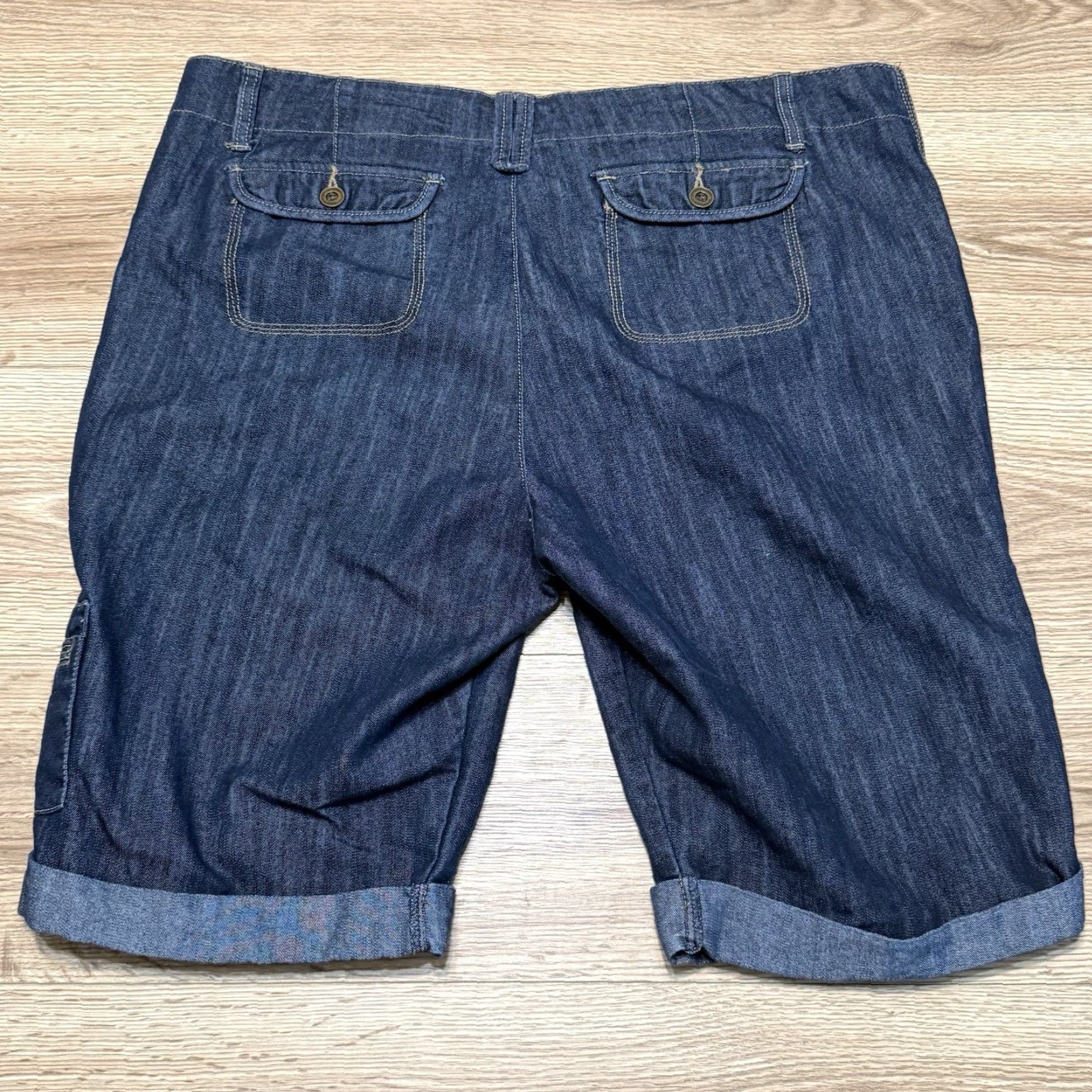 Lee VINTAGE Lee Bermuda Shorts Denim Cuffed Cargo Women Size 15/16M Blue Size 36" / US 14 / IT 50 - 8 Thumbnail