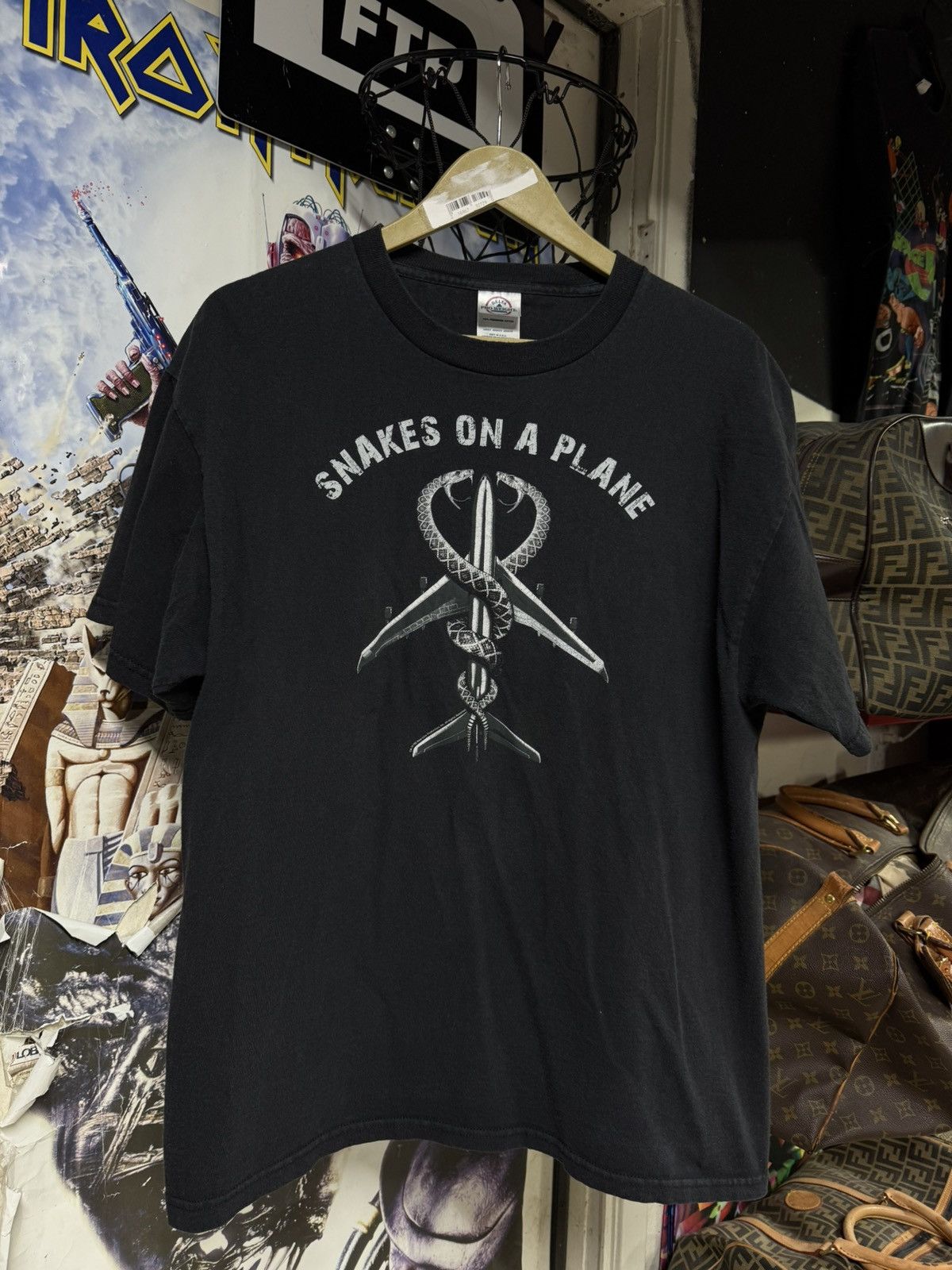 Vintage Vintage Snakes on a Plane Movie T-Shirt Y2K Promo Tee Medium Size US M / EU 48-50 / 2 - 6 Thumbnail