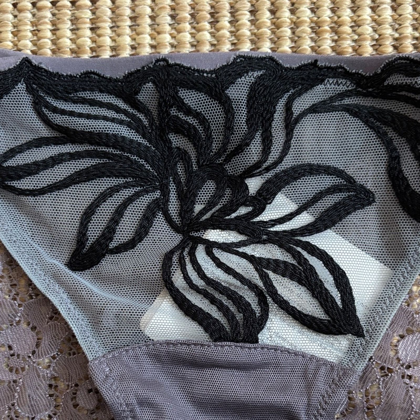 La Perla NWT Malizia by La Perla Black Gray Floral Lace Panty M or 3 Size ONE SIZE - 7 Thumbnail
