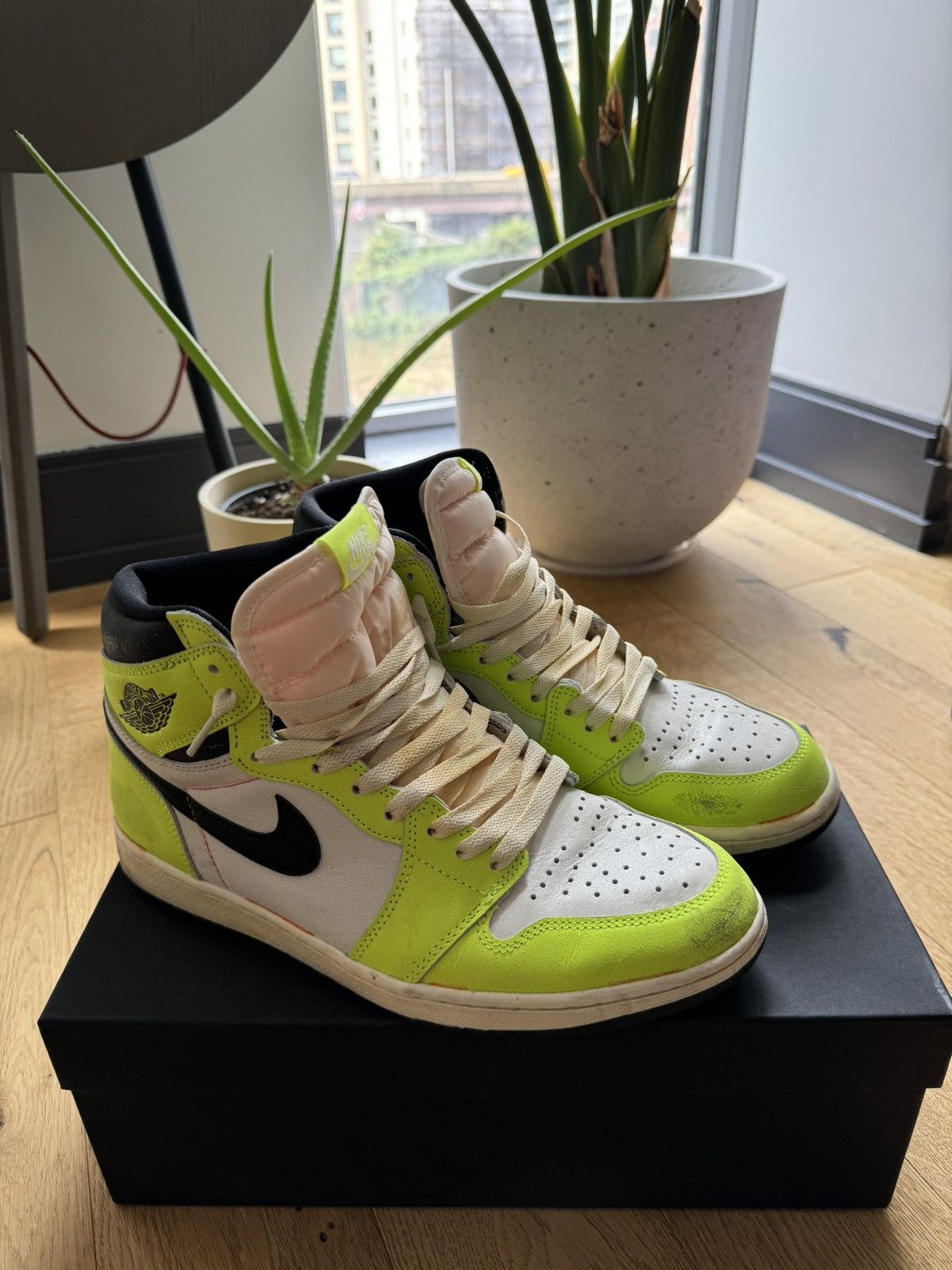 Jordan Brand Jordan 1 Visionaire (Custom Aged) Size US 11 / EU 44 - 2 Thumbnail