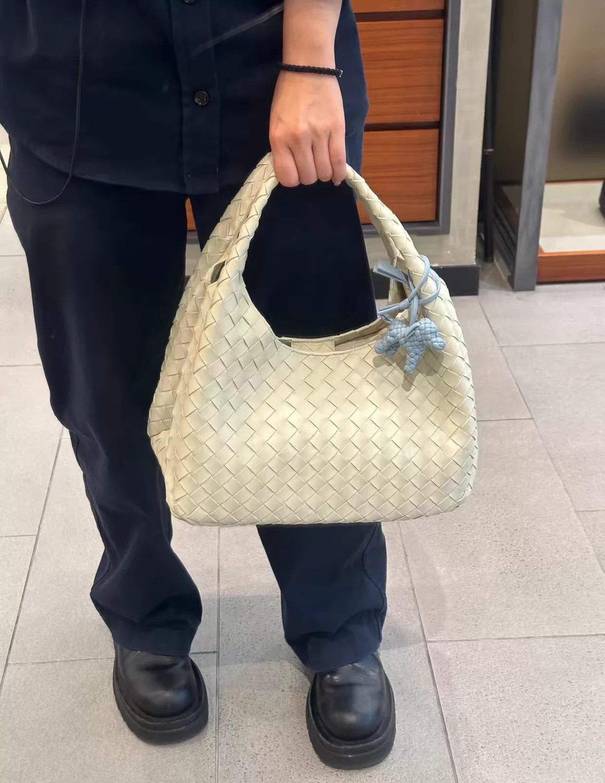 Bottega Veneta BV Woven Hobo Bag Ivory 33x20x19 Like New AH253 Size ONE SIZE - 2 Thumbnail