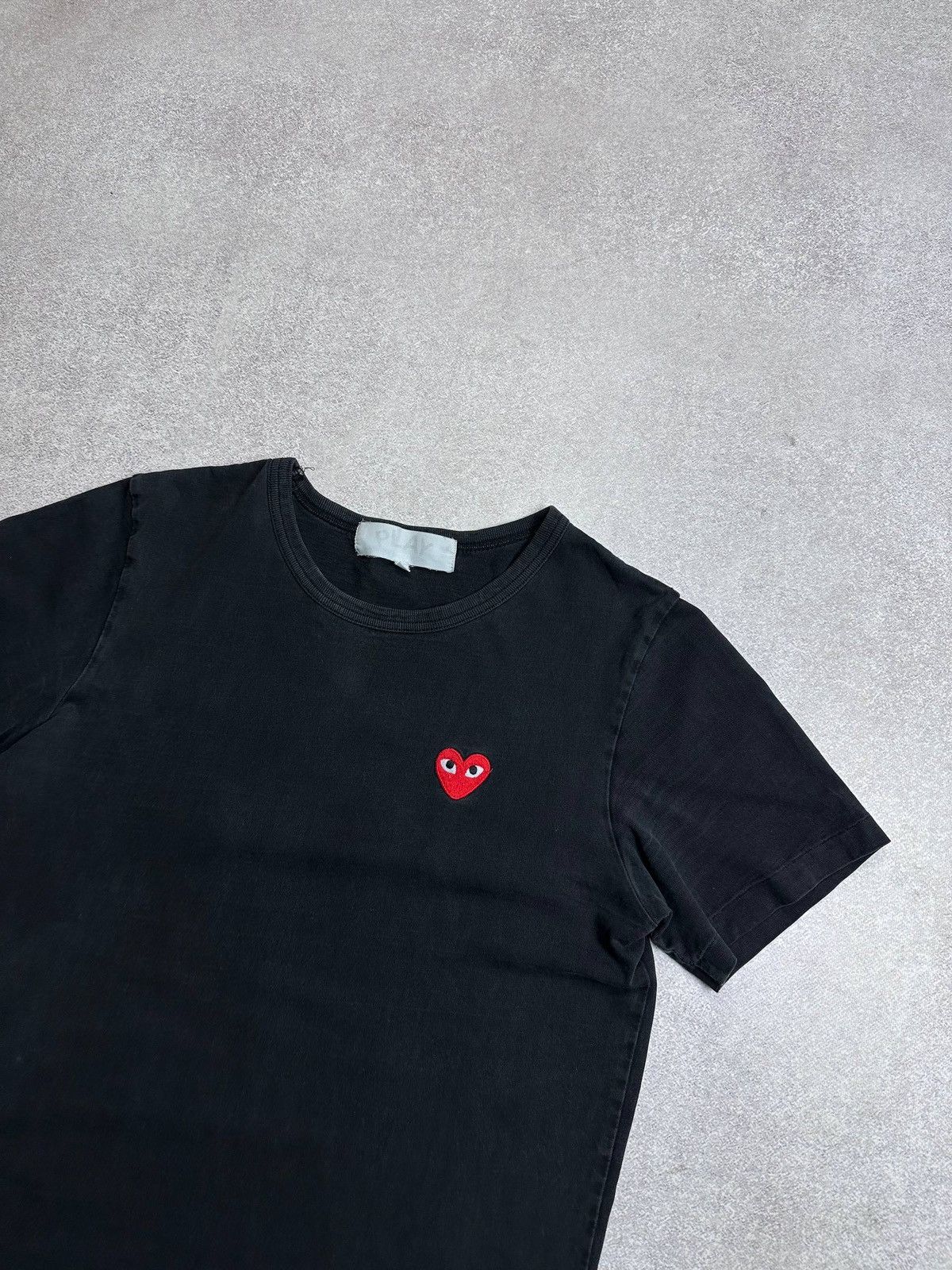 Comme des Garcons Vintage CDG Comme Des Garcons Play Heart T-shirt M Size US M / EU 48-50 / 2 - 2 Thumbnail