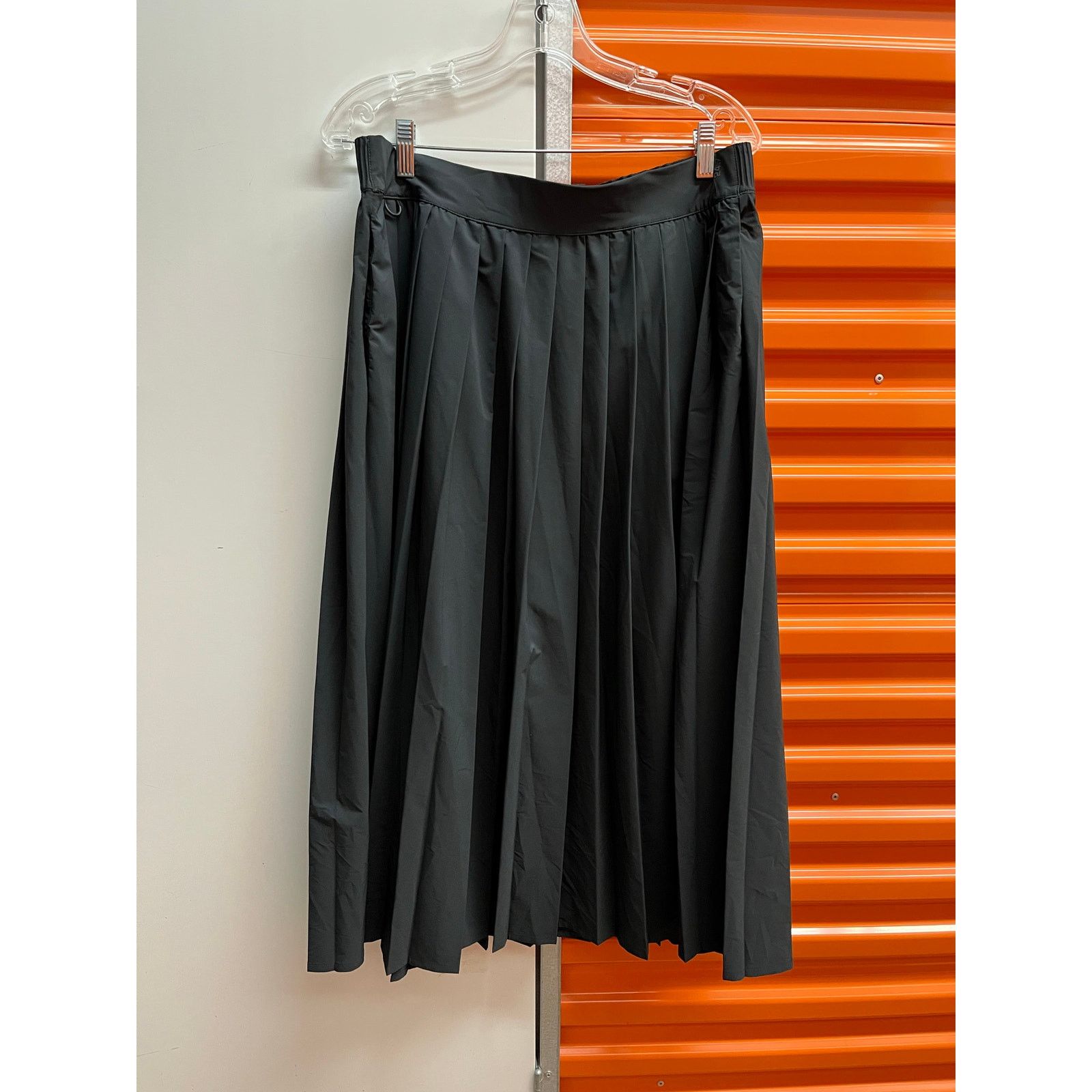 Nike Nike - 24.7 PerfectStretch Dri-FIT Pleated Skirt / L /black Size 30" / US 8 / IT 44 - 4 Thumbnail