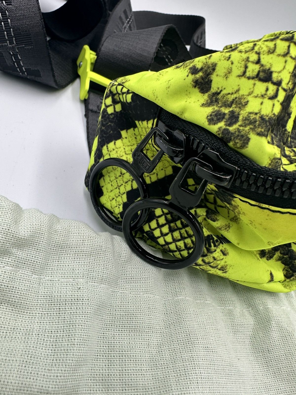 Off-White OFF-WHITE SNAKESKIN WAISTE BAG Size ONE SIZE - 3 Thumbnail