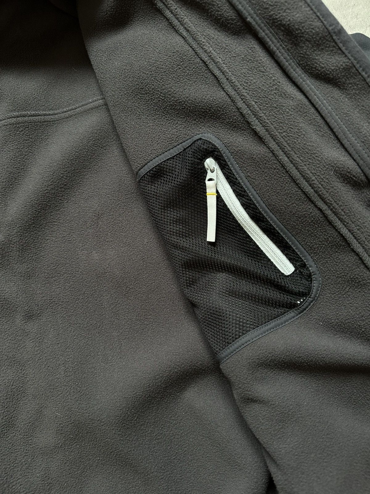 Berghaus Berghaus heavy softshell mens L fits M-L great gorpcore jckt Size US L / EU 52-54 / 3 - 15 Thumbnail