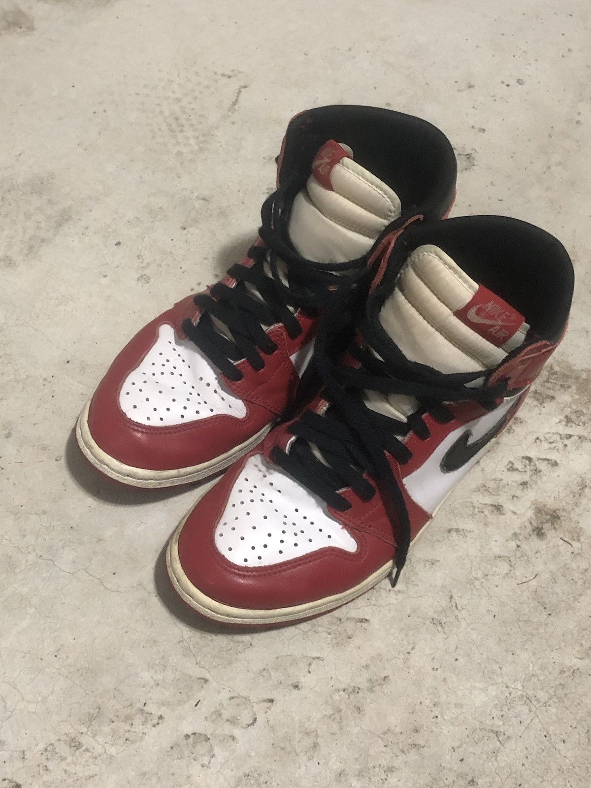 Jordan Brand 1994 air jordan chicago 1 Size US 8 / EU 41 - 4 Thumbnail