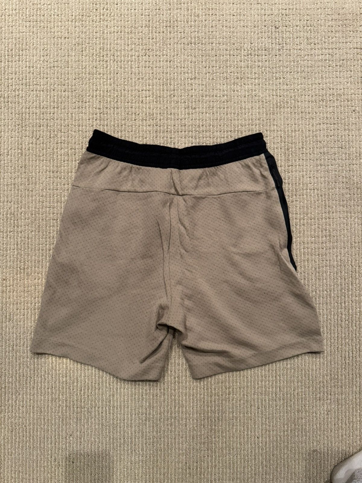 Nike Nike Shorts with Zipper Pockets Size US 32 / EU 48 - 2 Thumbnail