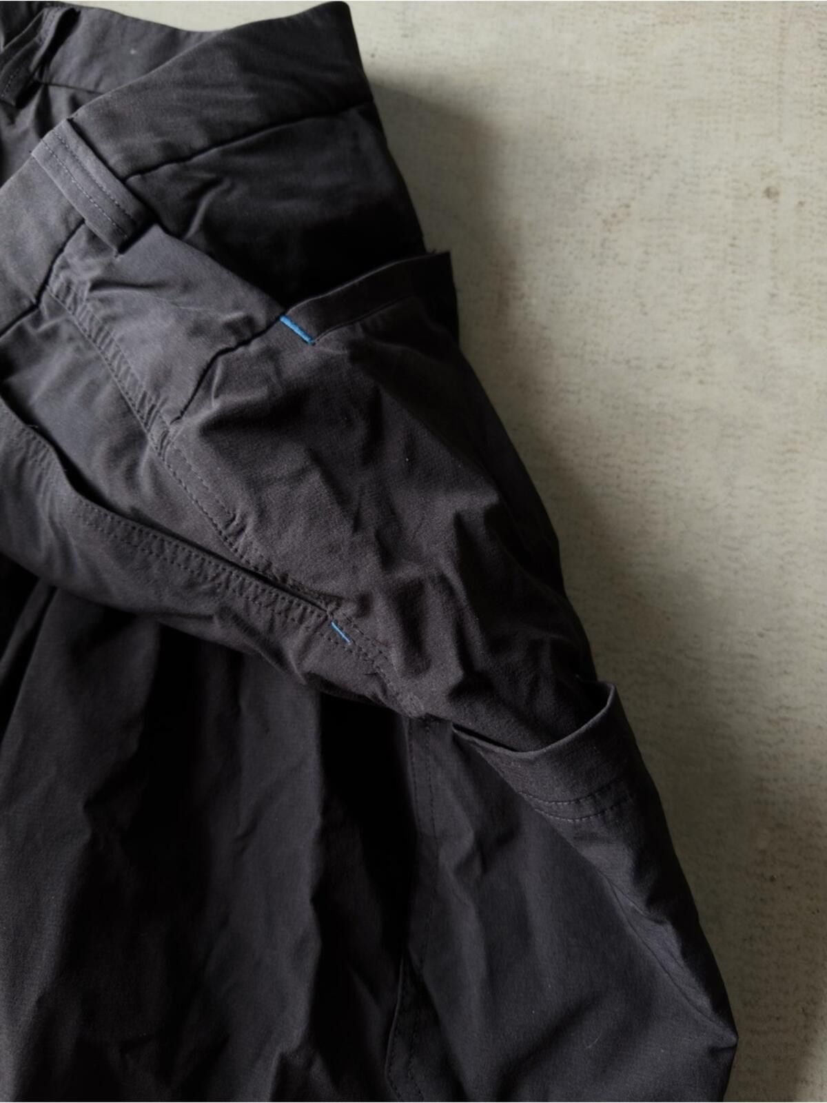 Other Men’s Cargo Shorts / Utility Pocket / Black Blue Detail Size US 30 / EU 46 - 5 Thumbnail