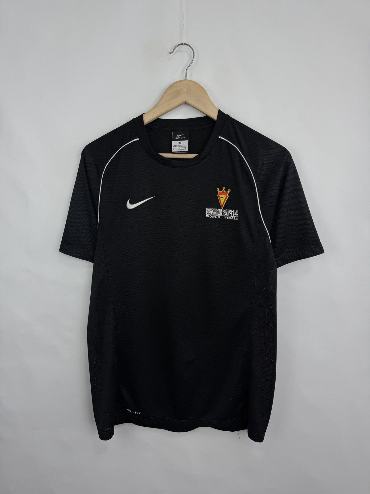 Nike 🏴󠁧󠁢󠁥󠁮󠁧󠁿 Nike Manchester United Premier Cup 14 Soccer Jersey Rare Size US M / EU 48-50 / 2 - 2 Thumbnail