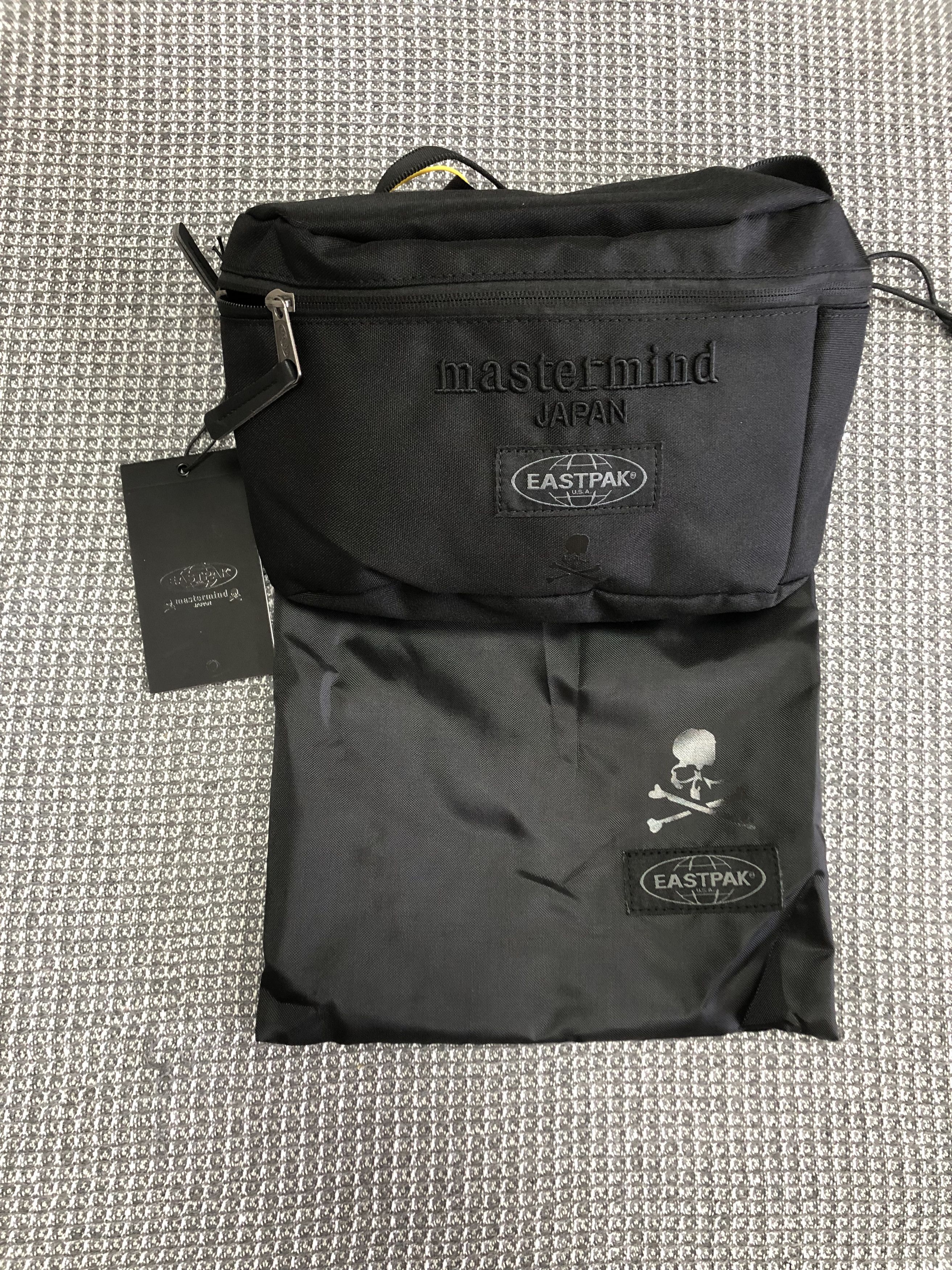 EASTPAK×master mind コラボ　キャリーバック Eastpak x mastermind JAPAN Collaboration FW20 | Hypebeast