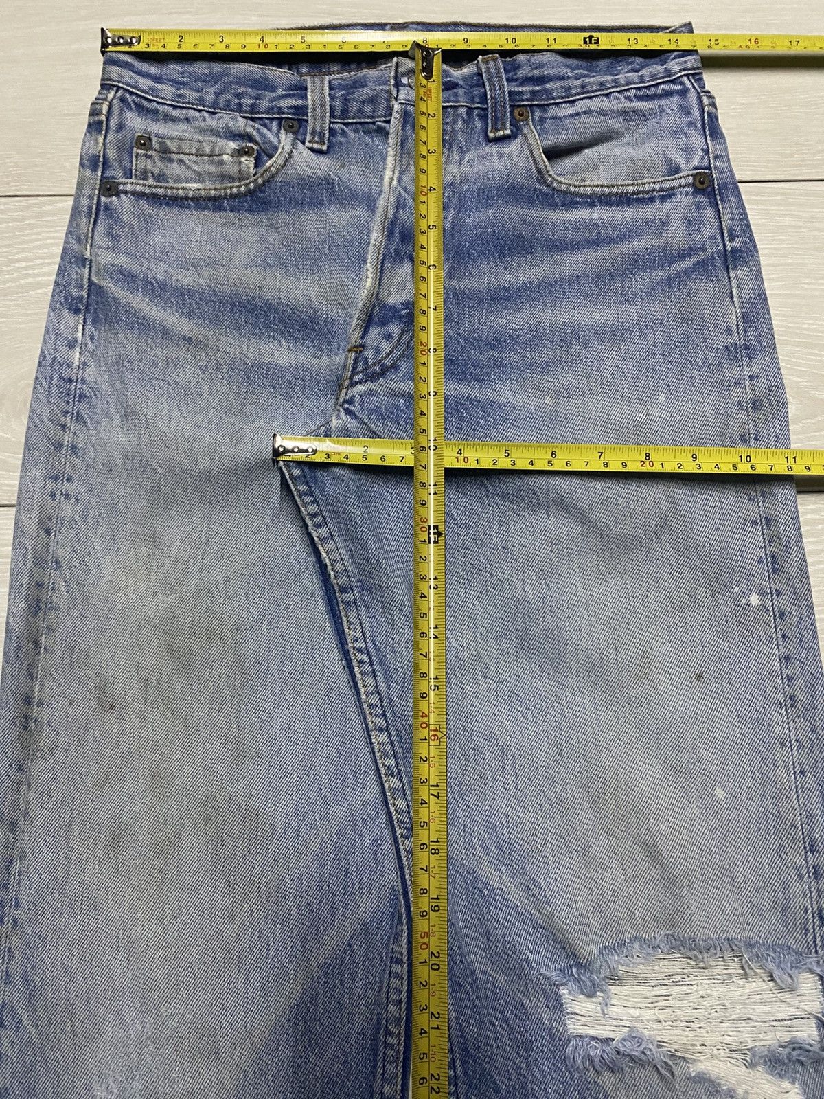 Levi's Vintage Levis 501 70s Faded Wash Repair Distressed Jeans Size US 29 - 18 Thumbnail