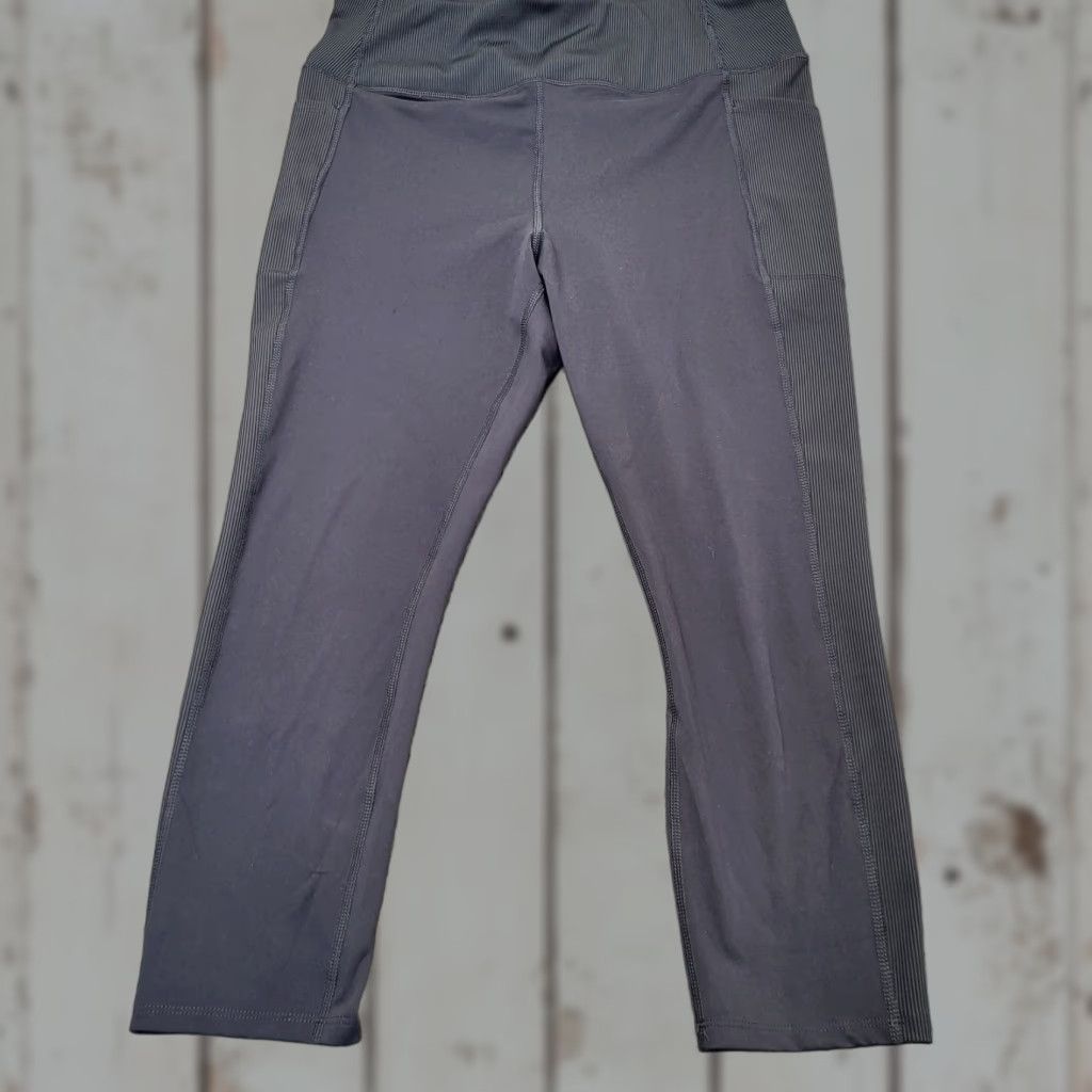 Athletic Works Athletic Works Leggings Women’s Large (12/14) Gray Pockets Activewear Pants, Fitted, Regular, Leg Style Skinny, Size L, Womens, Athletic Works Legging Size 36" / US 14 / IT 50 - 1 Thumbnail