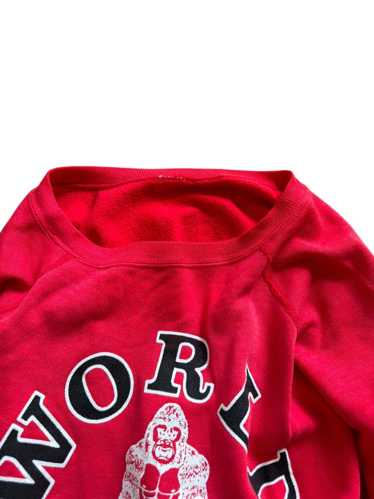 Vintage *RARE* WORLD GYM CREWNECK SWEATER GORILLA BODYBUILDING SWEAT Size US M / EU 48-50 / 2 - 4 Thumbnail