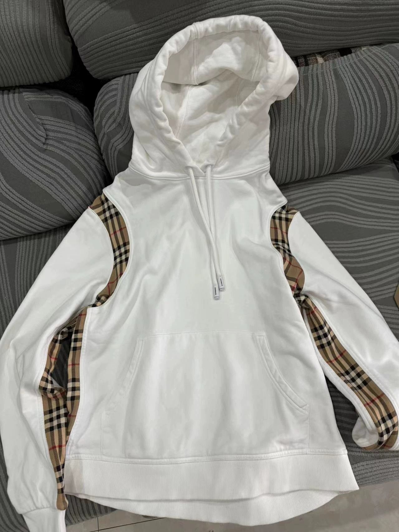 Burberry Burberry Hoodie New Tried On Only M Size US M / EU 48-50 / 2 - 1 Thumbnail