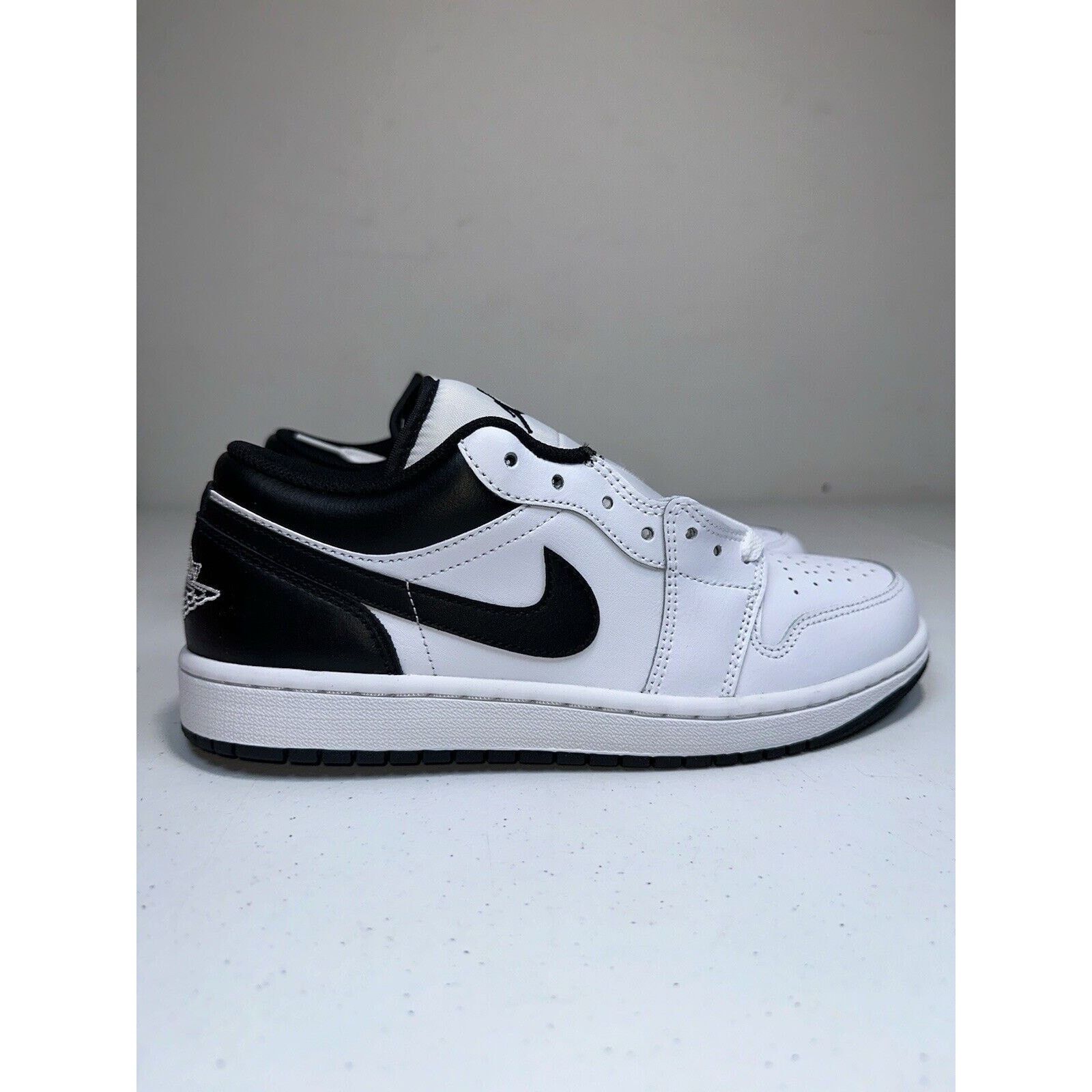 Nike Nike Air Jordan 1 Low Reverse PandaMen's 9 W 10.5 553558-132 Size US 9 / EU 42 - 1 Thumbnail
