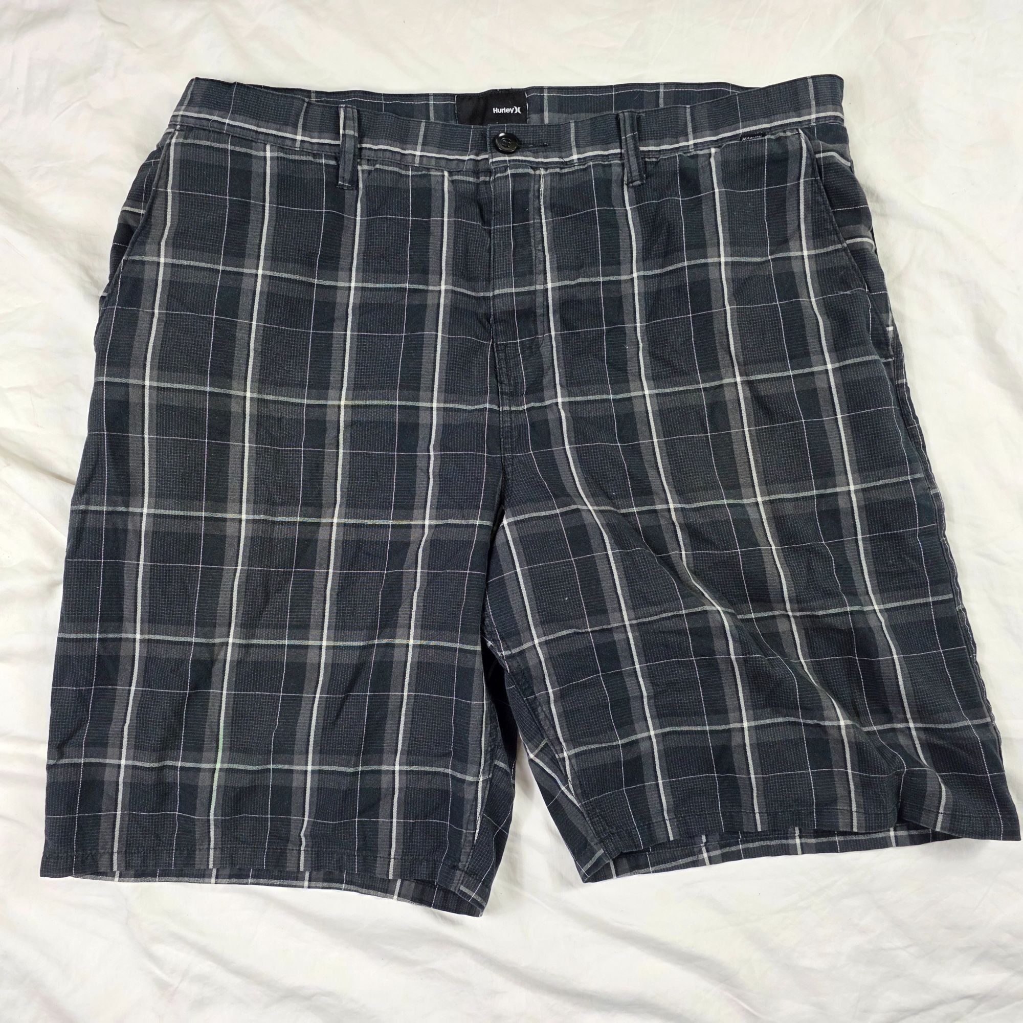 Hurley Hurley Mens Size 42 Black Plaid Shorts Walking Casual Lightw Size US 42 / EU 58 - 1 Thumbnail