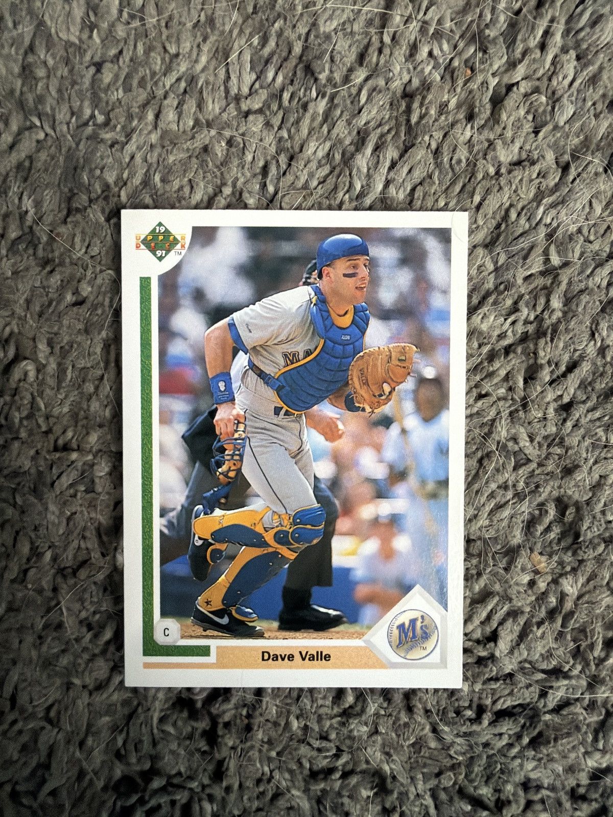 MLB 1990 Upper Deck #595 Dave Valle Card Size ONE SIZE - 1 Thumbnail