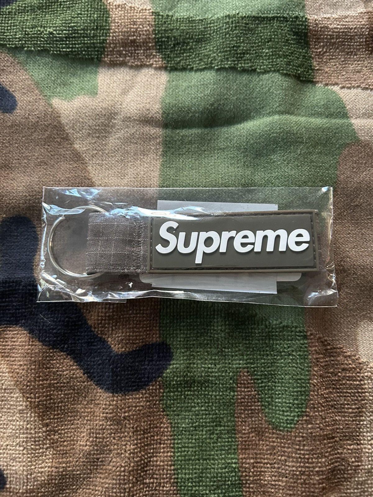 Supreme Supreme Ripstop Keychain Camo SS24 Size ONE SIZE - 3 Thumbnail