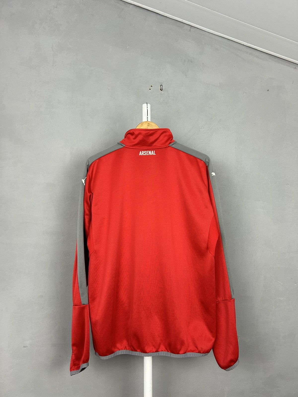 Puma 2016-17 Arsenal Puma 1/4 Zip sweatshirt Size US L / EU 52-54 / 3 - 7 Thumbnail