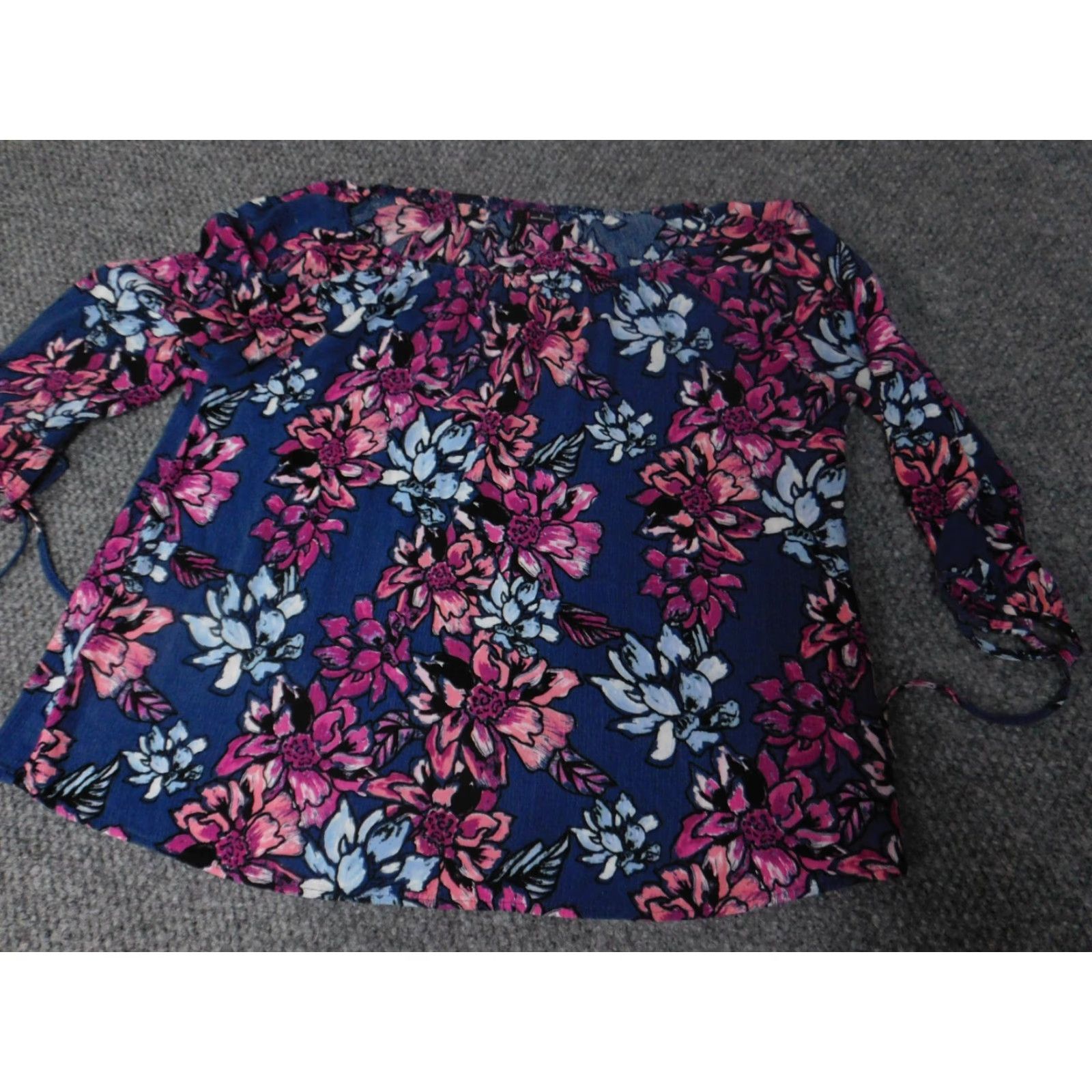 Vintage New Directions Blouse Womens Small blue floral crew neck pullover rayon casual Shirt S Size S / US 4 / IT 40 - 2 Thumbnail