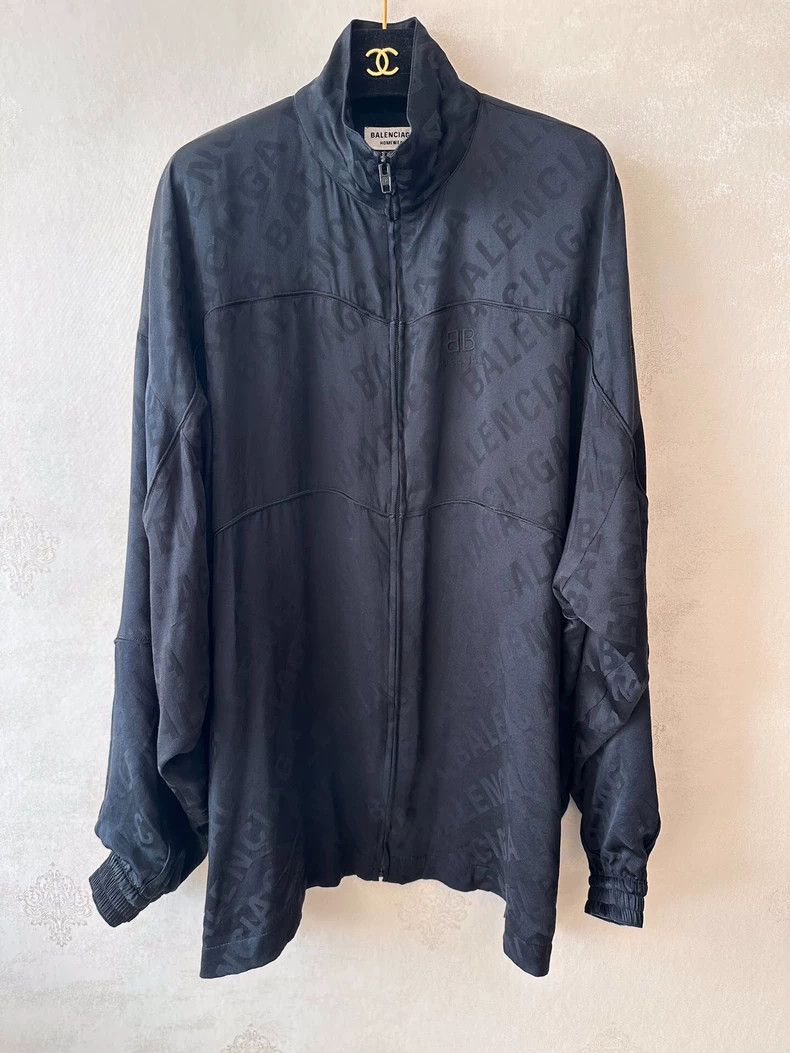 Balenciaga Balenciaga Full logo jacket 2502-Nextarrow Size XS / US 0-2 / IT 36-38 - 1 Thumbnail