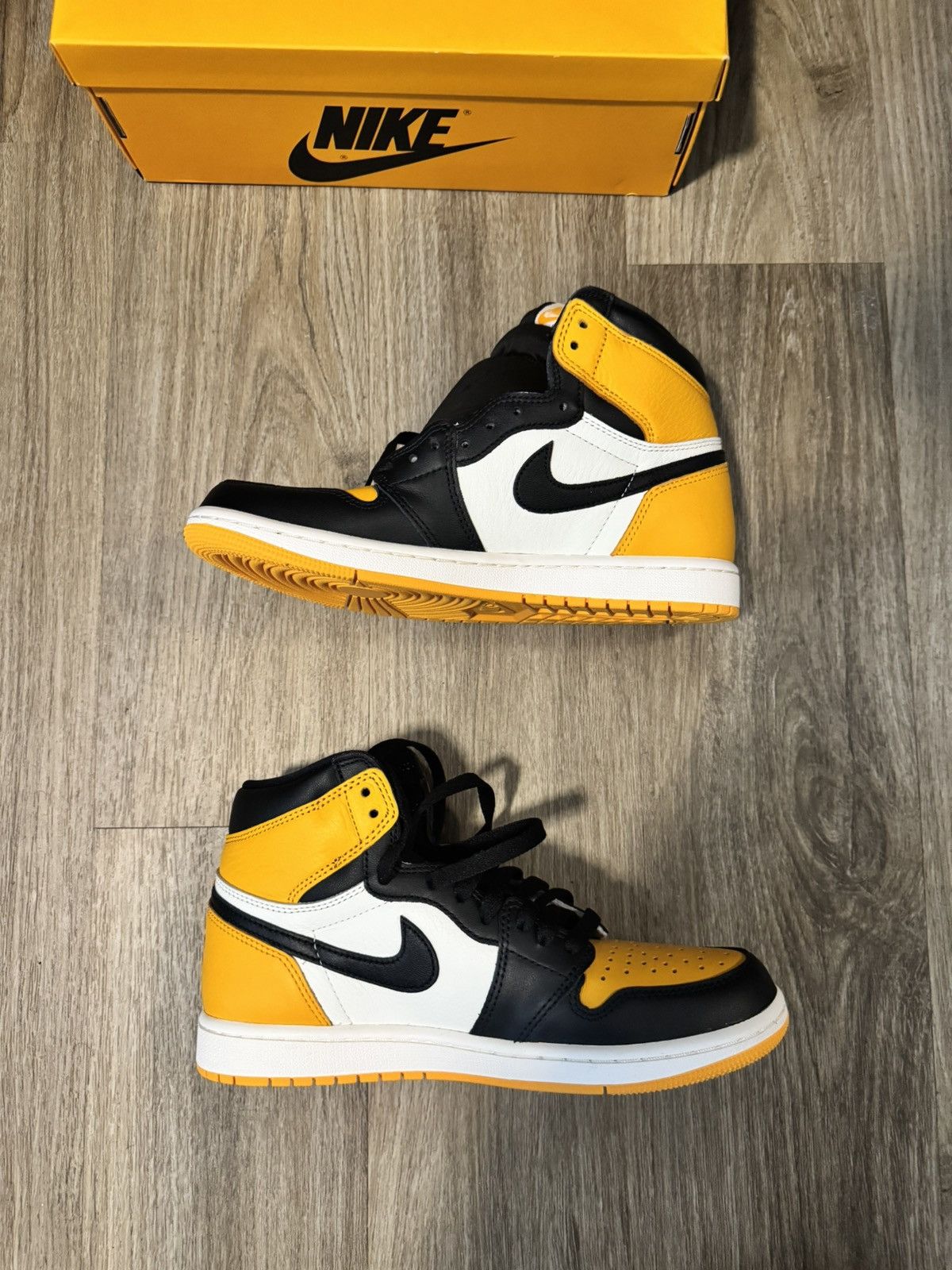 Nike Air Jordan High OG Yellow Toe Size US 8 / EU 41 - 4 Thumbnail