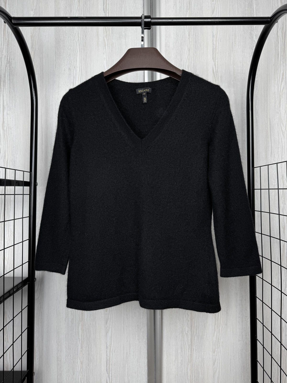 Escada Escada black pure cashmere v-neck sweater size M Size M / US 6-8 / IT 42-44 - 2 Thumbnail