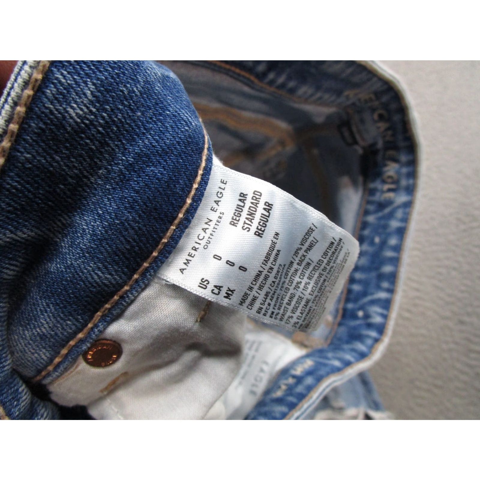 American Eagle Outfitters VINTAGE American Eagle Strigid Distressed Denim Blue Mom Jeans Women's Size 0 Size 25" / US 0 / IT 36 - 6 Thumbnail