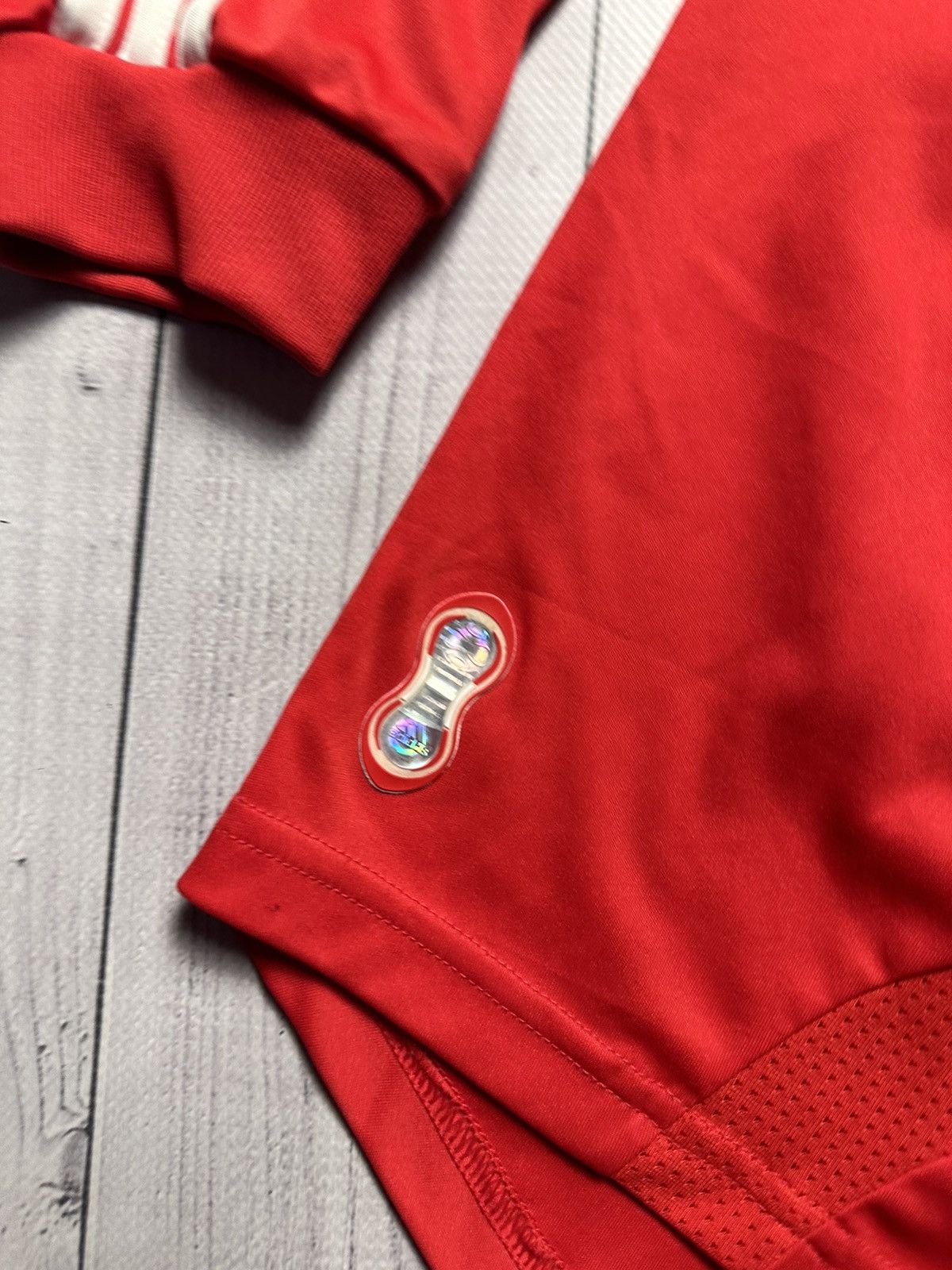 Adidas × Vintage Vintage adidas Benfica soccer jersey size M long sleeve Size US M / EU 48-50 / 2 - 3 Thumbnail