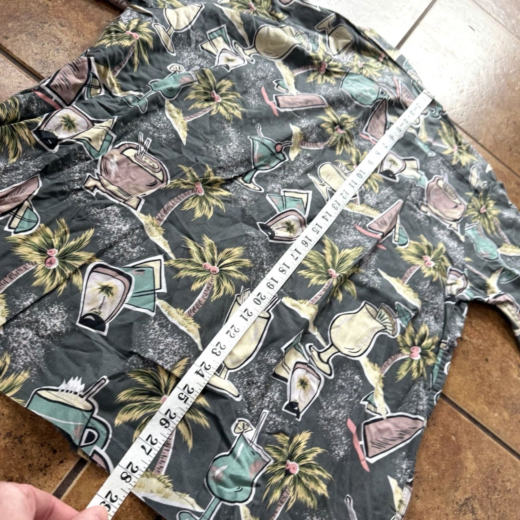Reyn Spooner VTG Reyn Spooner Joe Kealoha Hawaiian Shirt Men’s M Tiki Floral Drinks Hula Girl Size US M / EU 48-50 / 2 - 6 Thumbnail