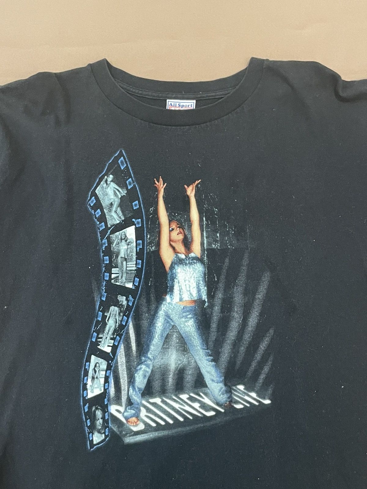 Vintage BRITNEY SPEARS Oops I did it again Live 2000 TOUR T-Shirt Size Small outlet