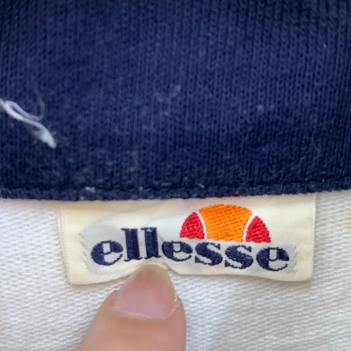 Ellesse Vintage ELLESSE PERUGIA ITALIA Half Button Cropped Top Size L / US 10 / IT 46 - 8 Thumbnail