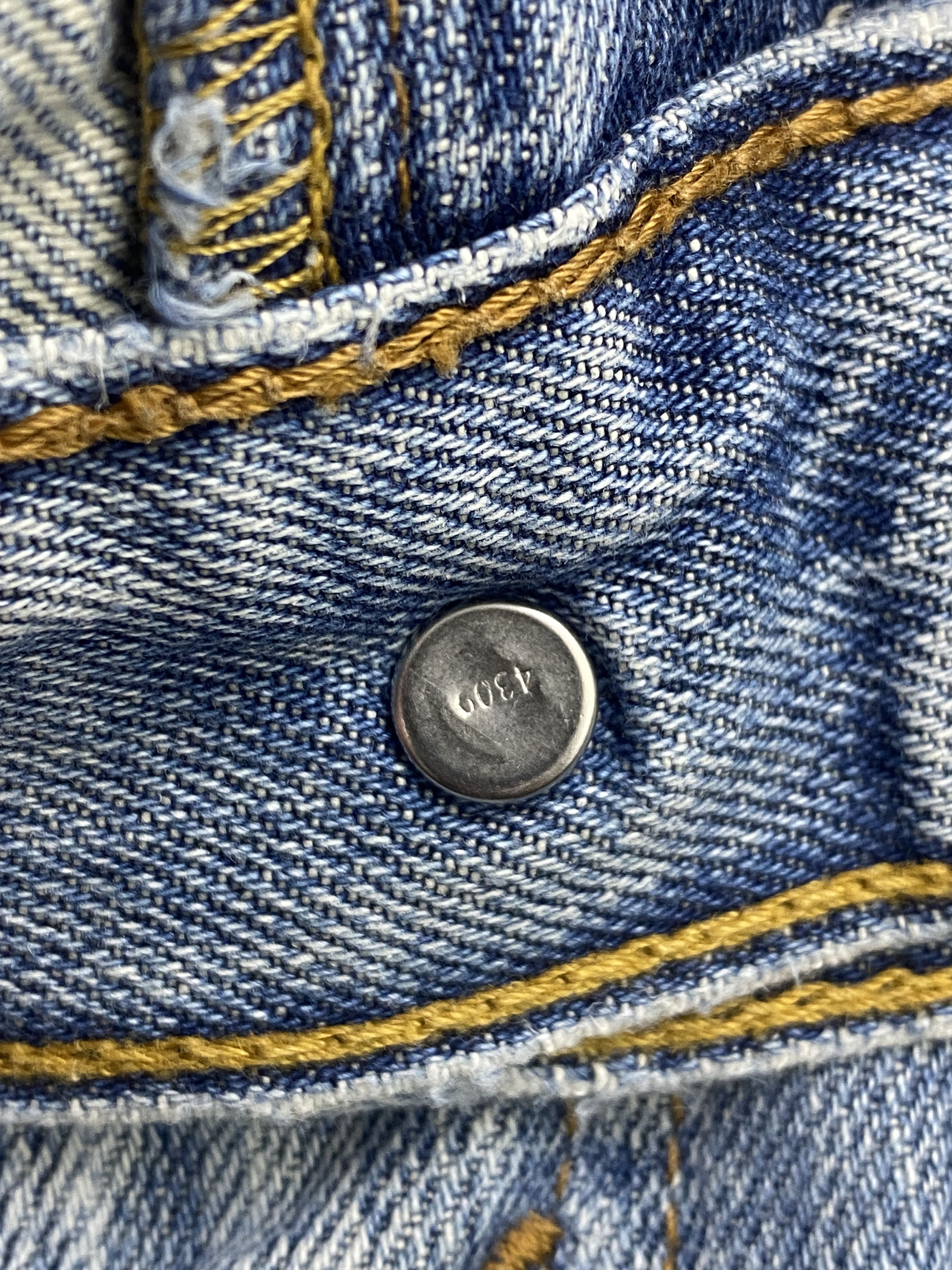 Levi's × Vintage Vintage Levis 569 Light Washed Denim Jeans Size US 34 / EU 50 - 12 Thumbnail