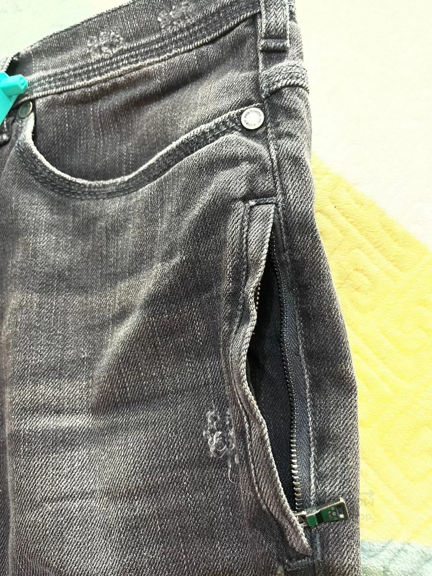 Neil Barrett NEIL BARRETT Men's Gray Denim Jeans. Size US 31 - 5 Thumbnail