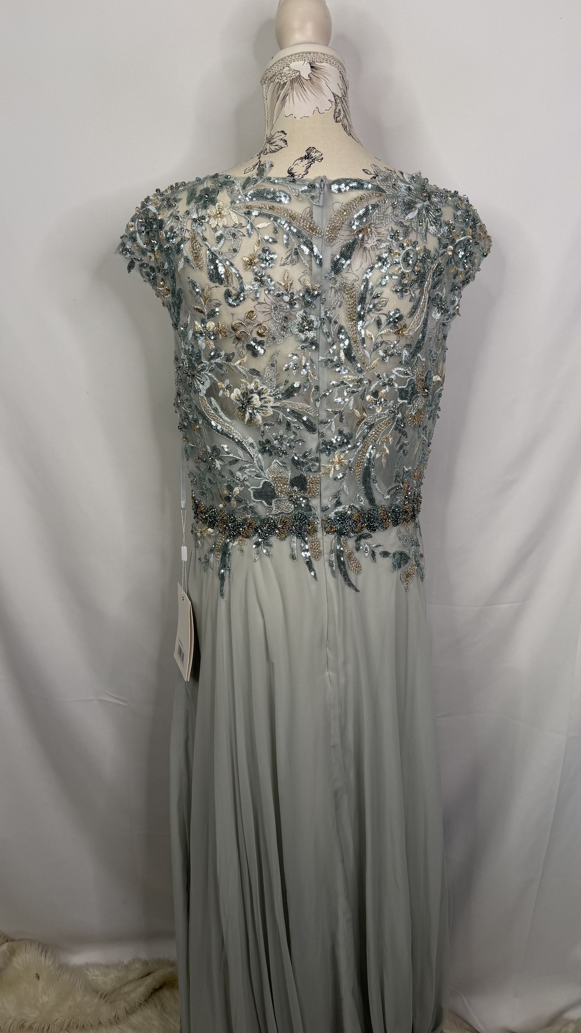 Mac Duggal Mac Duggal Embellished Cap Sleeve Bodice Chiffon Gown NWT Size XL / US 12-14 / IT 48-50 - 11 Thumbnail